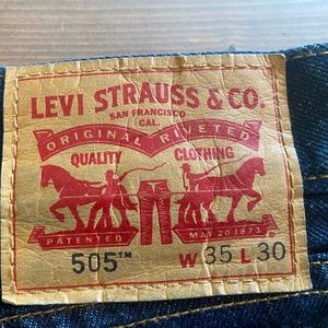 Levi 505 jeans 35x30L zip fly